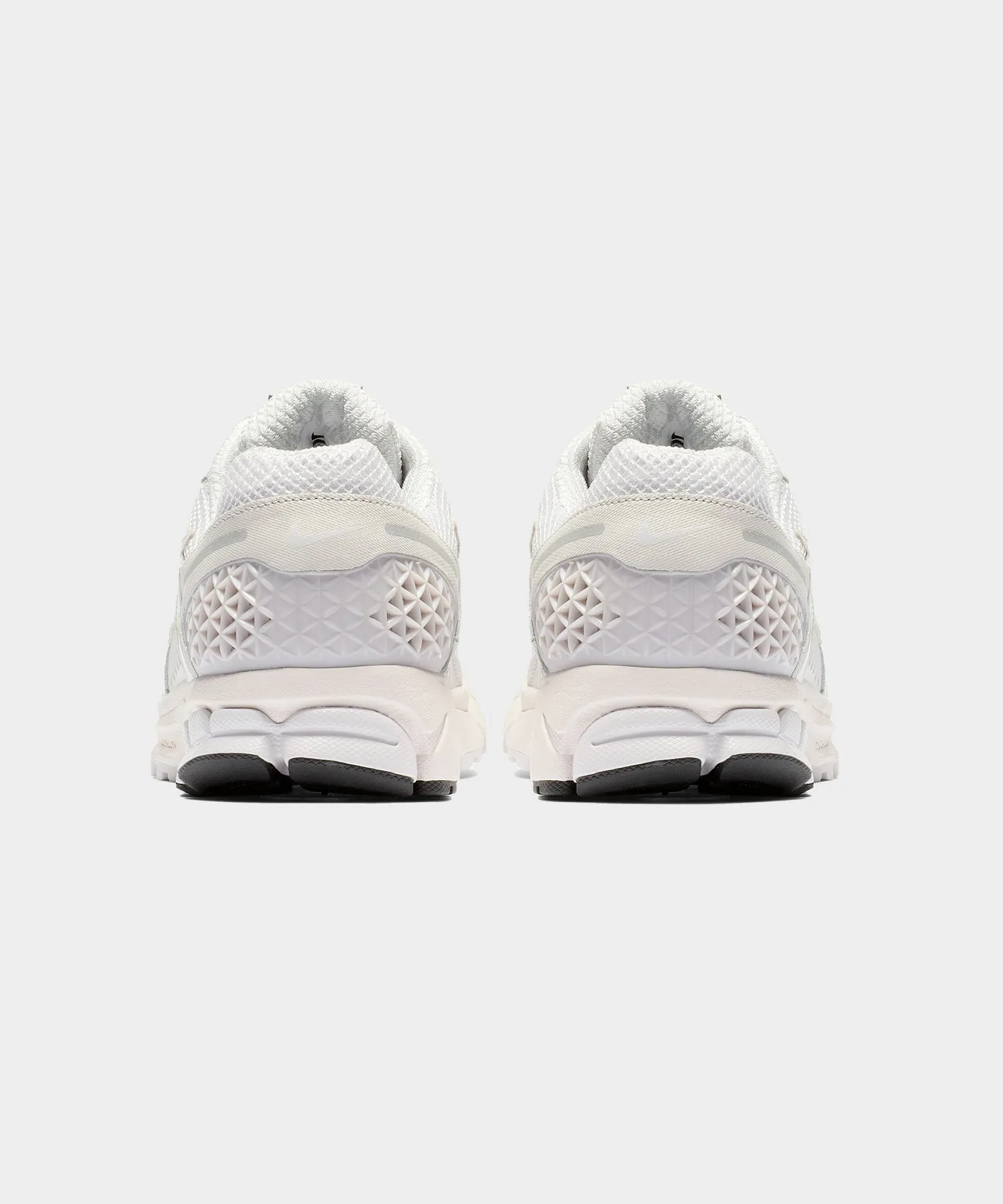 Nike Zoom Vomero 5 in White