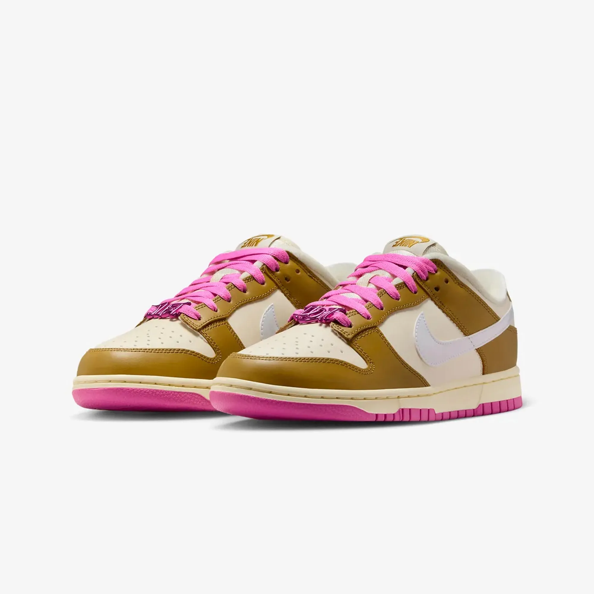 WMN'S DUNK LOW SE 'BRONZINE/COCONUT MILK-PLAYFUL PINK'