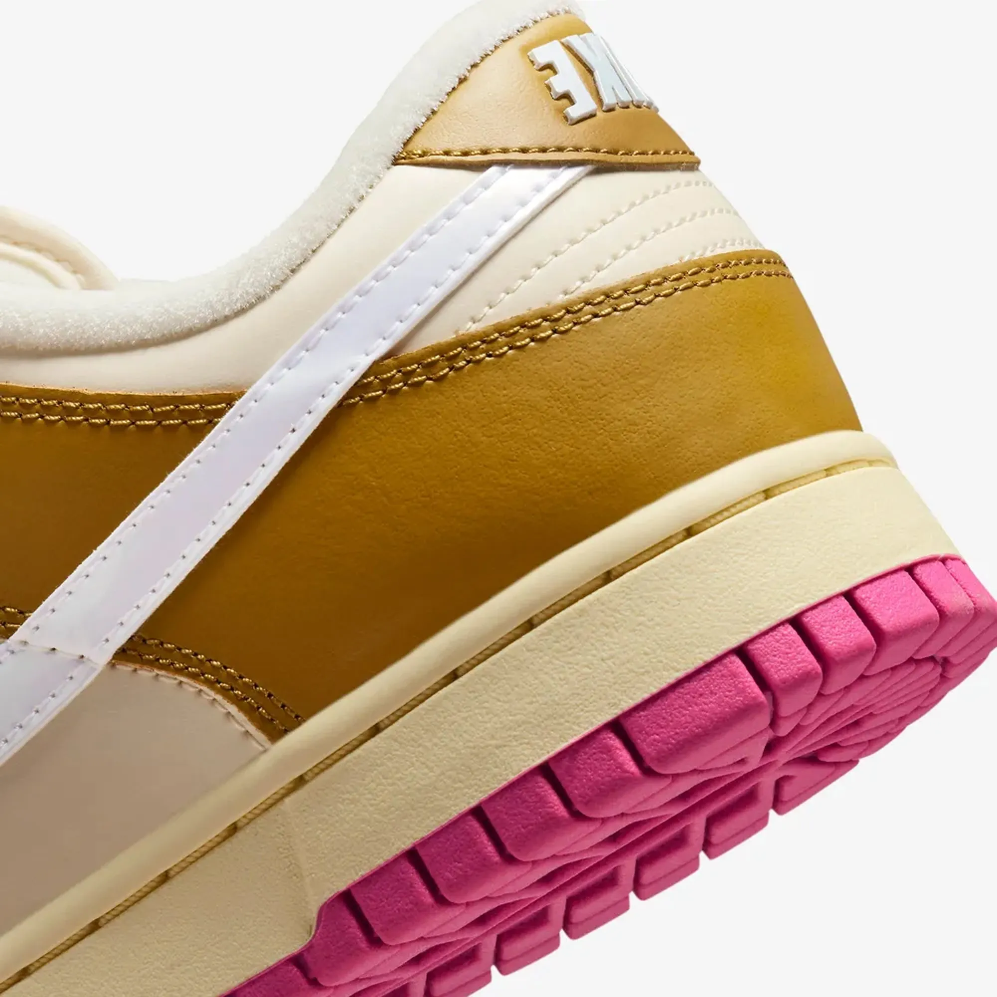 WMN'S DUNK LOW SE 'BRONZINE/COCONUT MILK-PLAYFUL PINK'